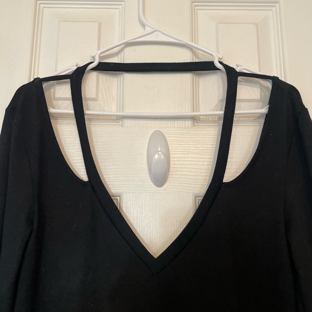 Open-back Sweater - Picture 3 of 3